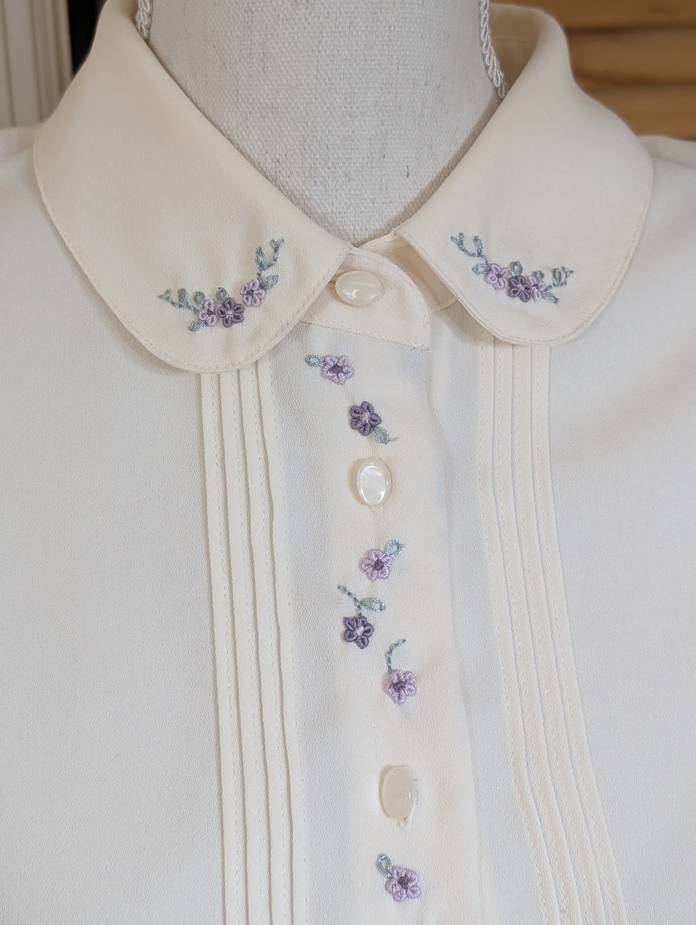 Vintage Koret Petites Cream Blouse with Purple Embroidered Collar 16